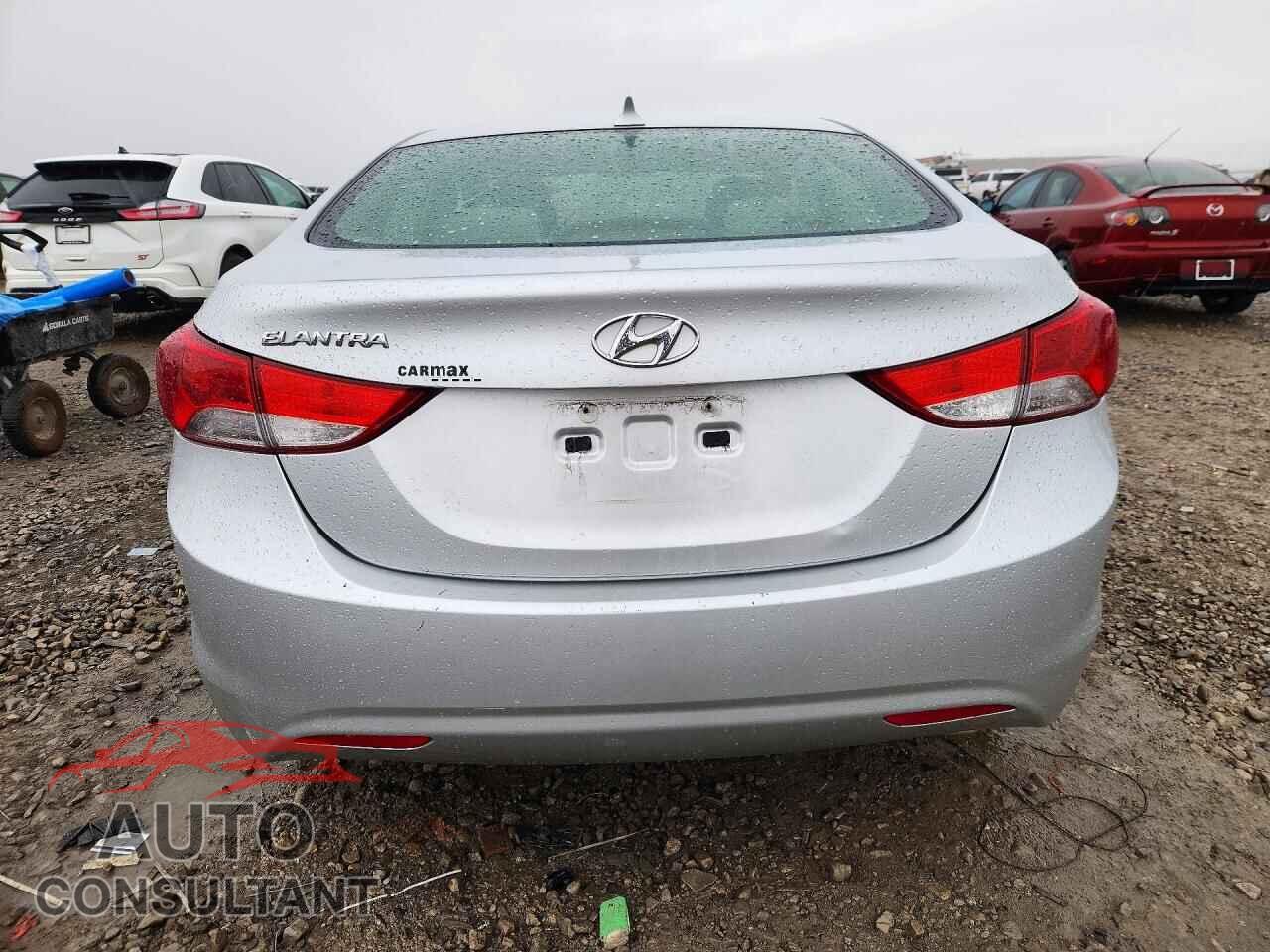 HYUNDAI ELANTRA 2013 - KMHDH4AE7DU521237