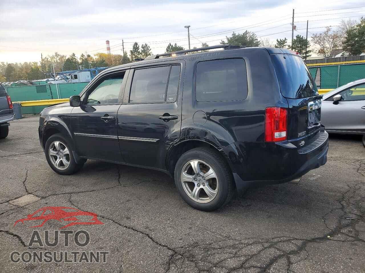 HONDA PILOT 2013 - 5FNYF4H77DB071875