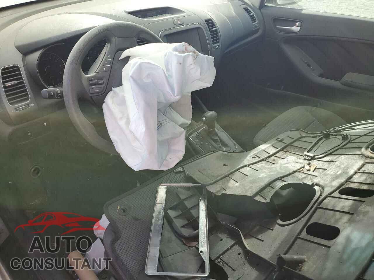 KIA FORTE 2018 - 3KPFL4A78JE247120