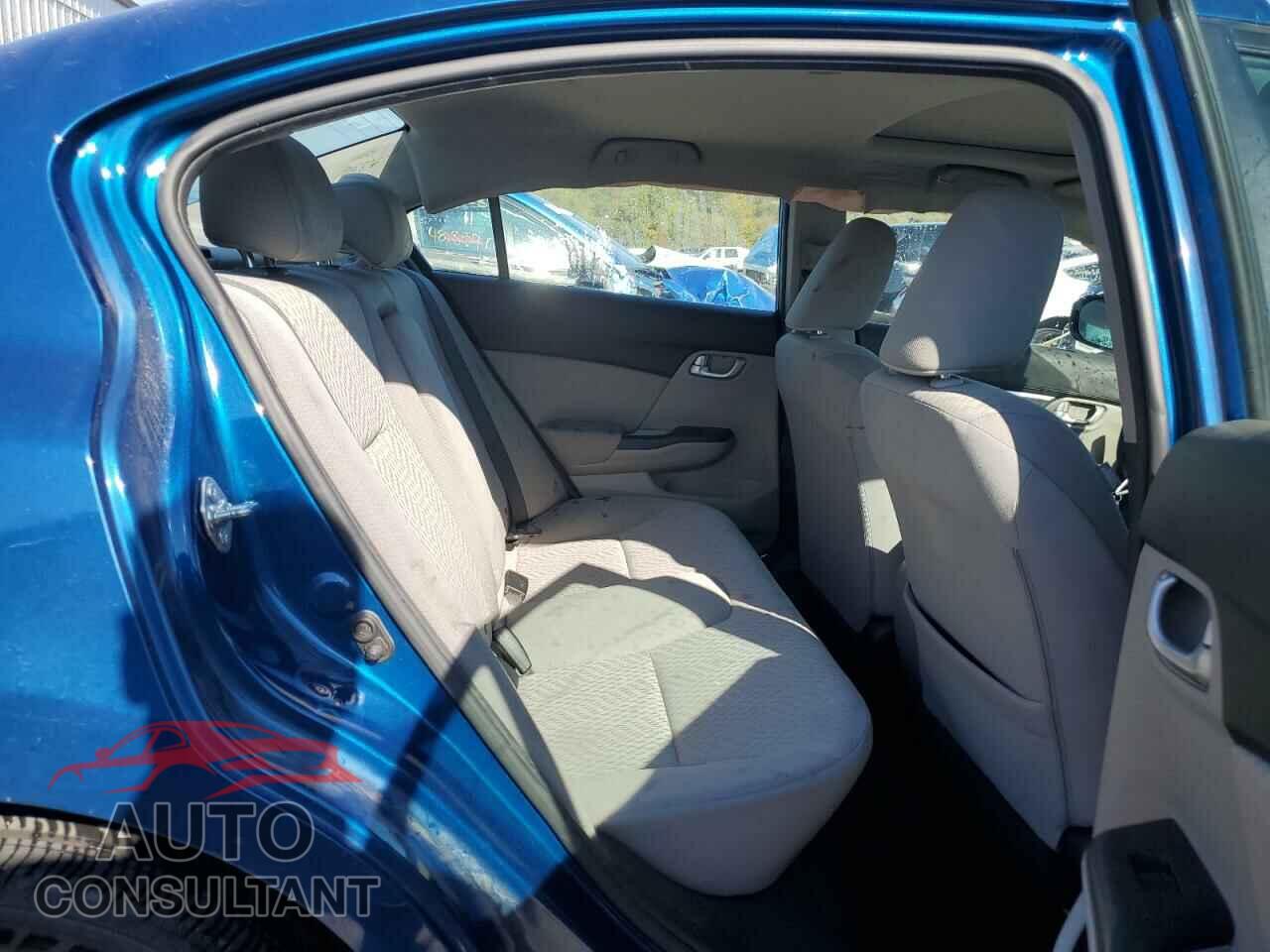 HONDA CIVIC 2015 - 2HGFB2F82FH557379