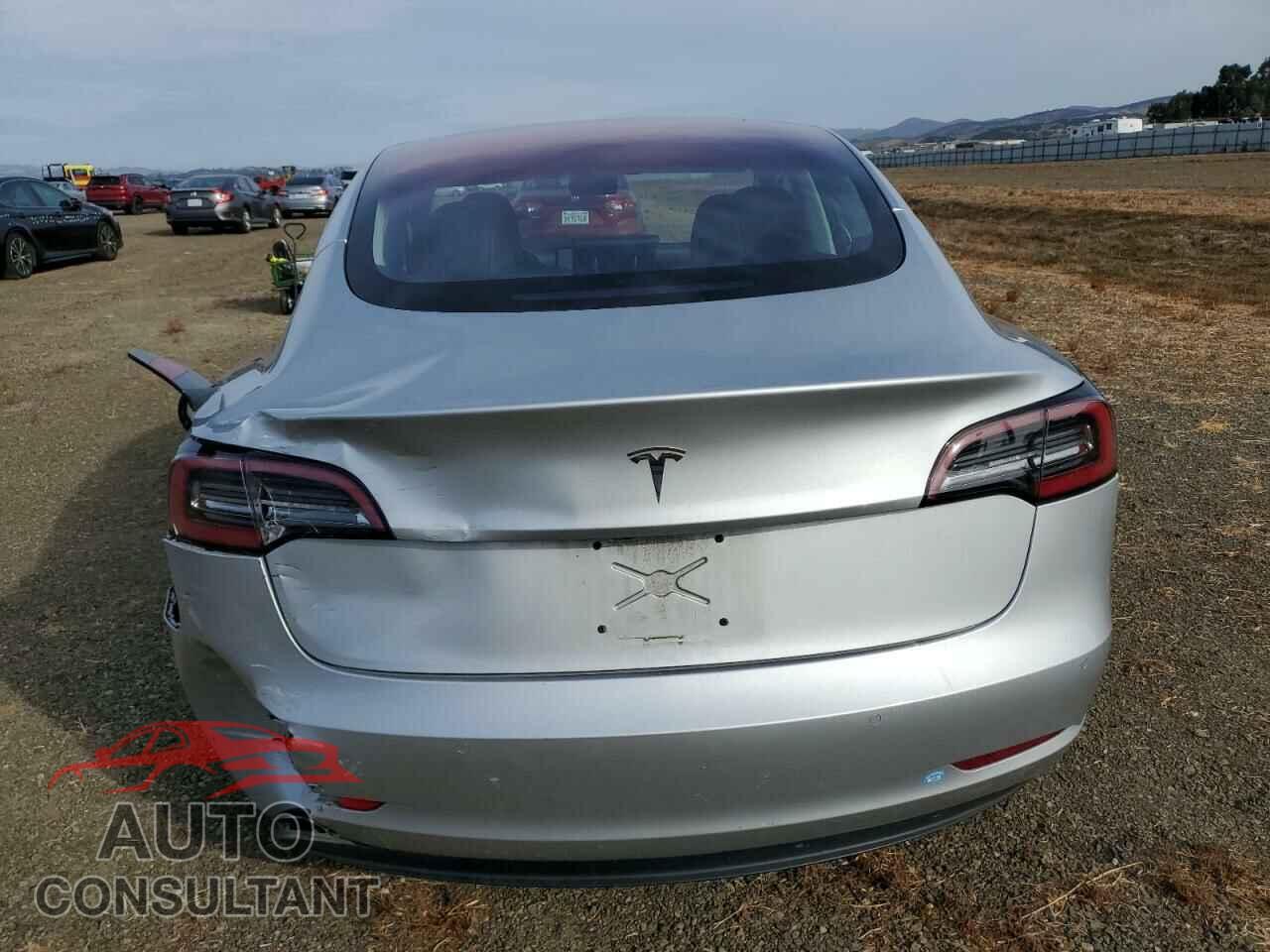 TESLA MODEL 3 2018 - 5YJ3E1EA4JF006165
