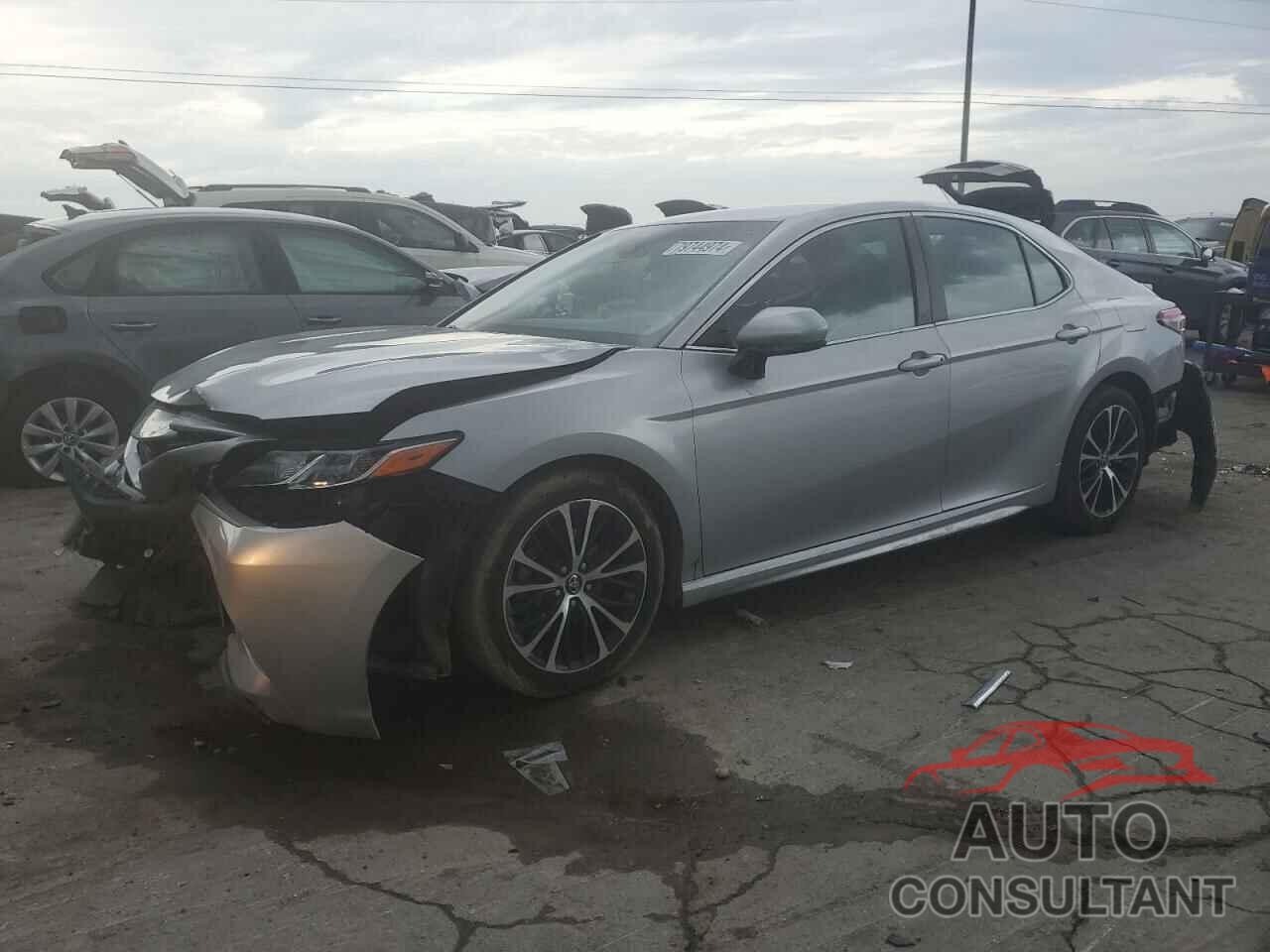 TOYOTA CAMRY 2018 - 4T1B11HK2JU581492