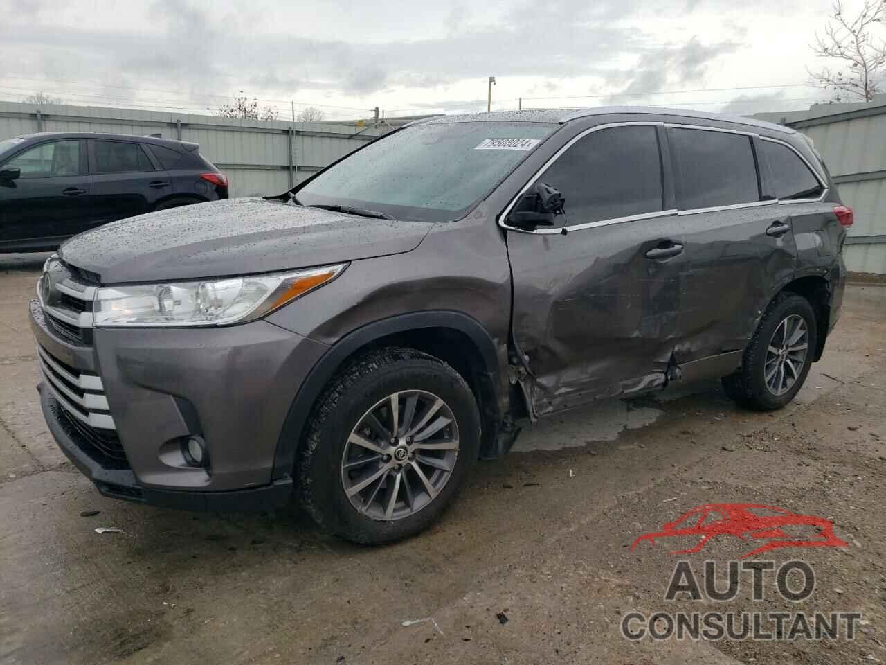 TOYOTA HIGHLANDER 2018 - 5TDJZRFH4JS557598