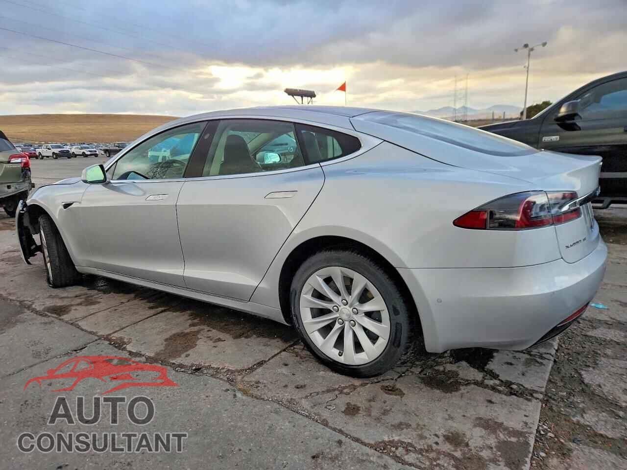 TESLA MODEL S 2017 - 5YJSA1E21HF225000