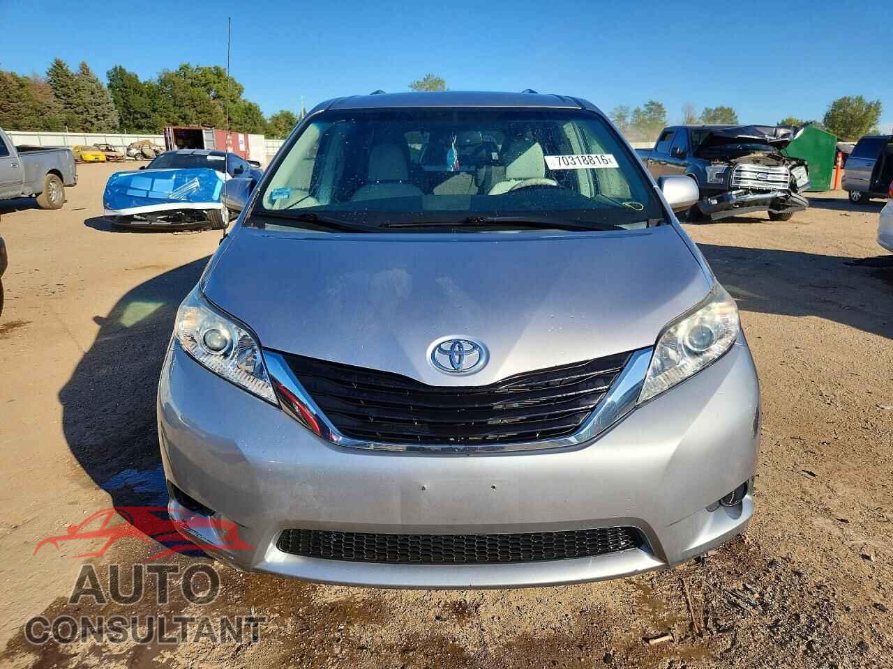 TOYOTA SIENNA 2013 - 5TDKK3DC8DS291889