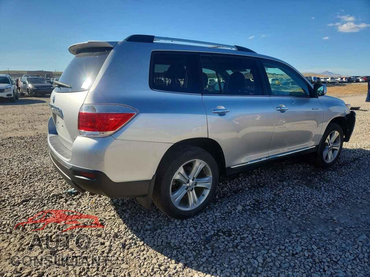 TOYOTA HIGHLANDER 2013 - 5TDDK3EH8DS237107