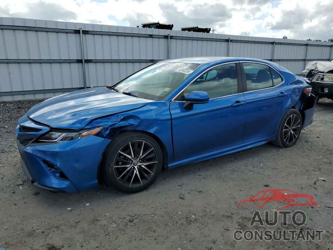 TOYOTA CAMRY 2018 - 4T1B11HK5JU139595