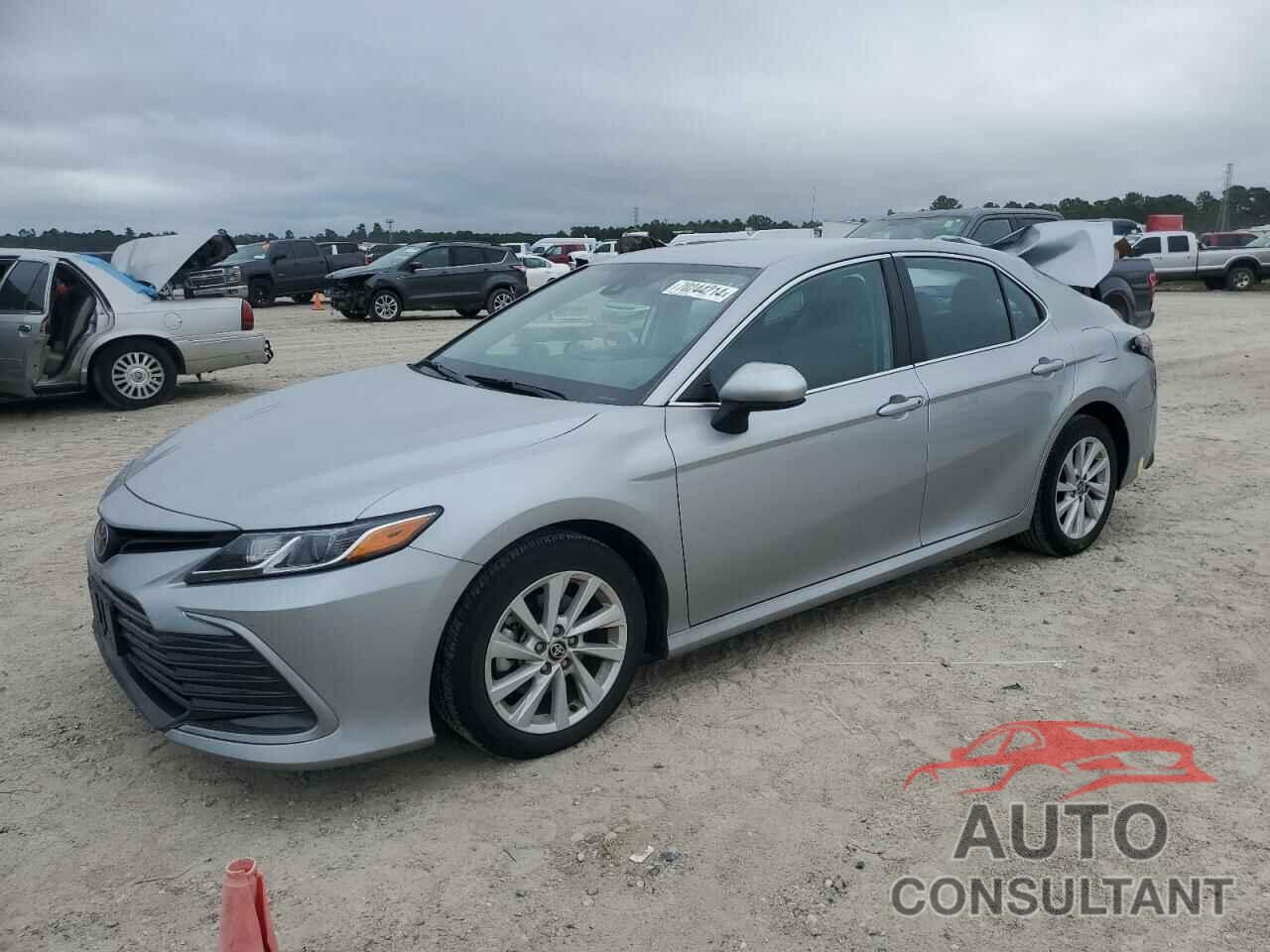 TOYOTA CAMRY 2022 - 4T1C11AK9NU051248