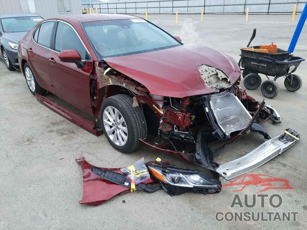 TOYOTA CAMRY 2018 - 4T1B11HK1JU548600