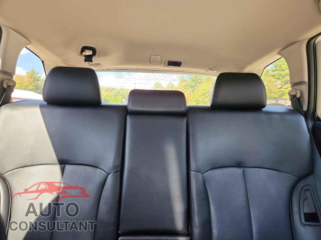 SUBARU OUTBACK 2014 - 4S4BRBLC2E3295555