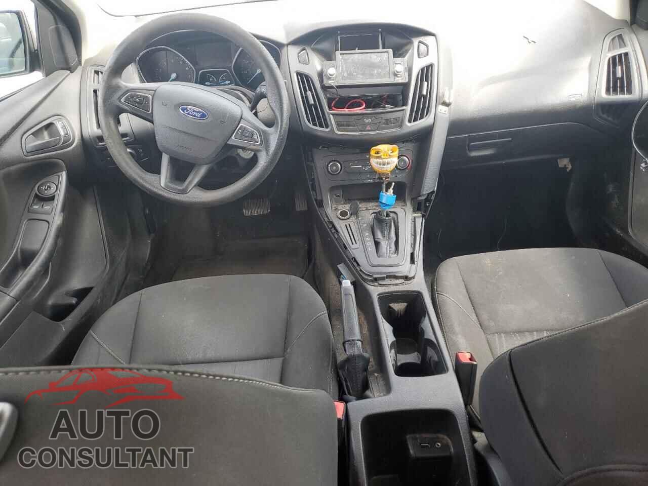 FORD FOCUS 2015 - 1FADP3E20FL379362