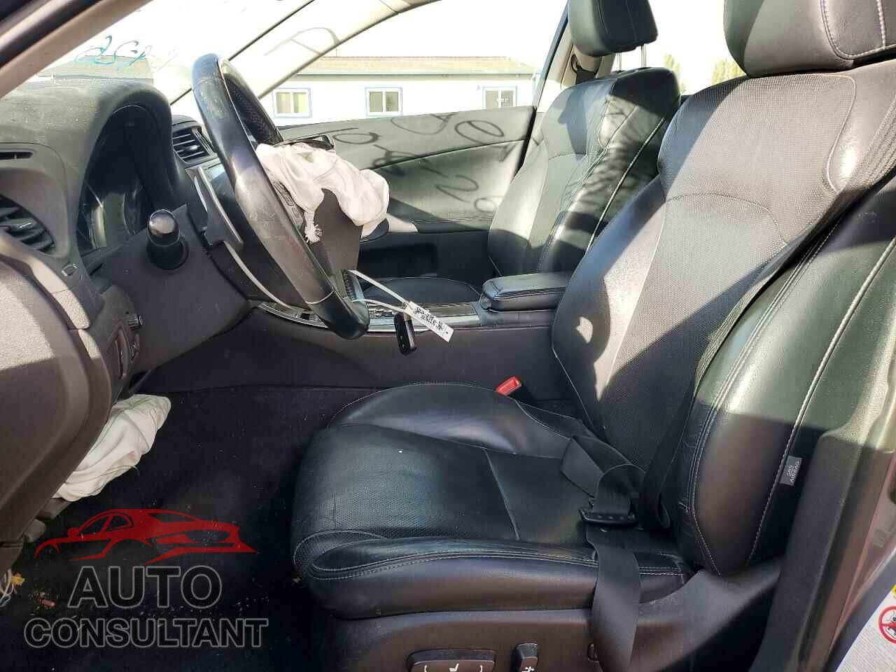 LEXUS IS 2013 - JTHCF5C26D5061883