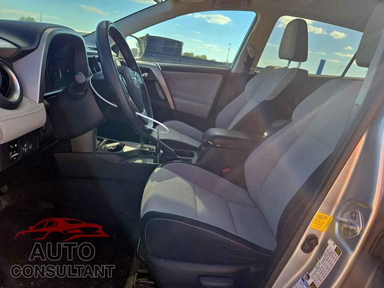 TOYOTA RAV4 2017 - 2T3RFREV2HW562987