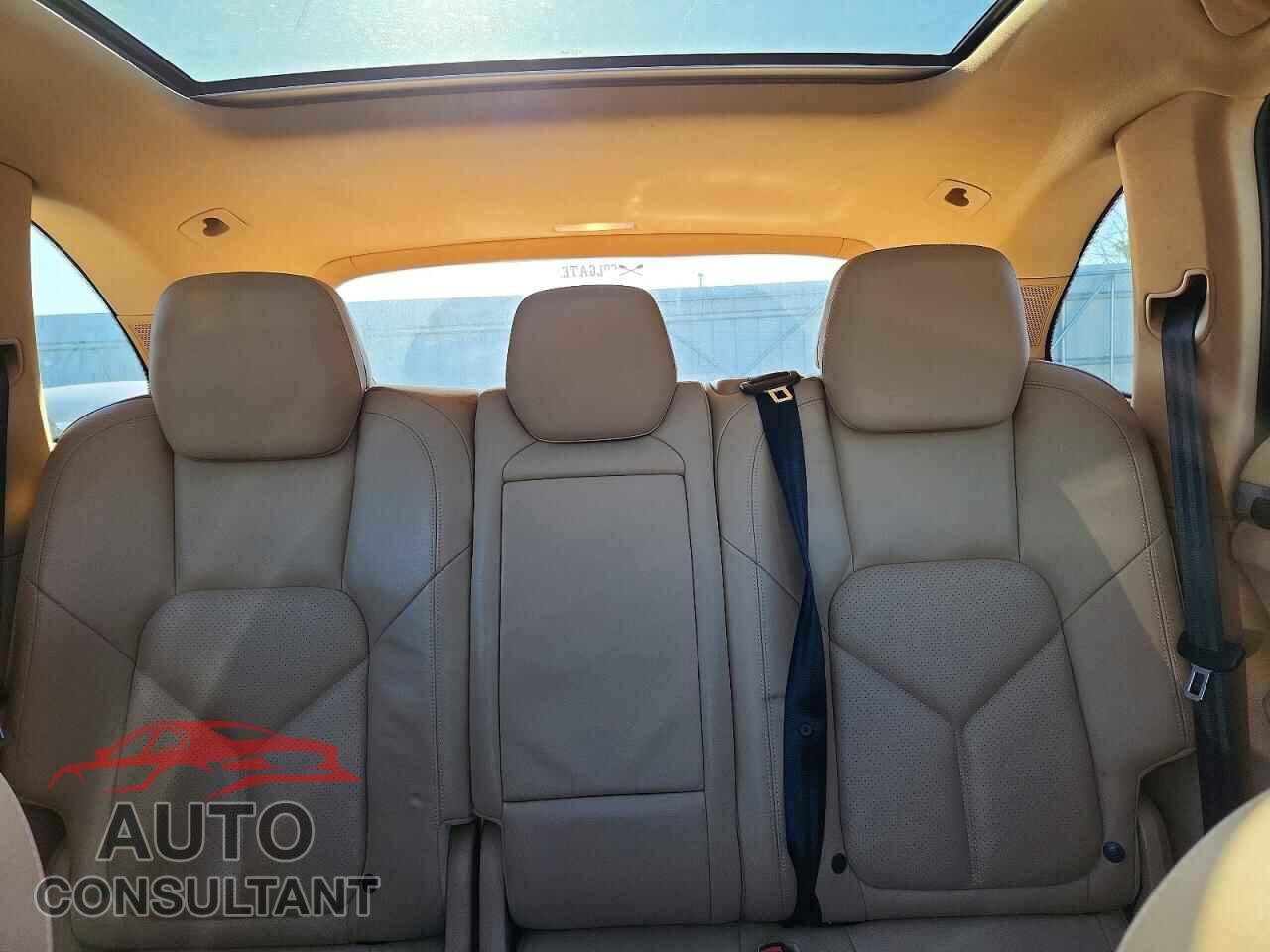 PORSCHE CAYENNE 2012 - WP1AA2A20CLA11210