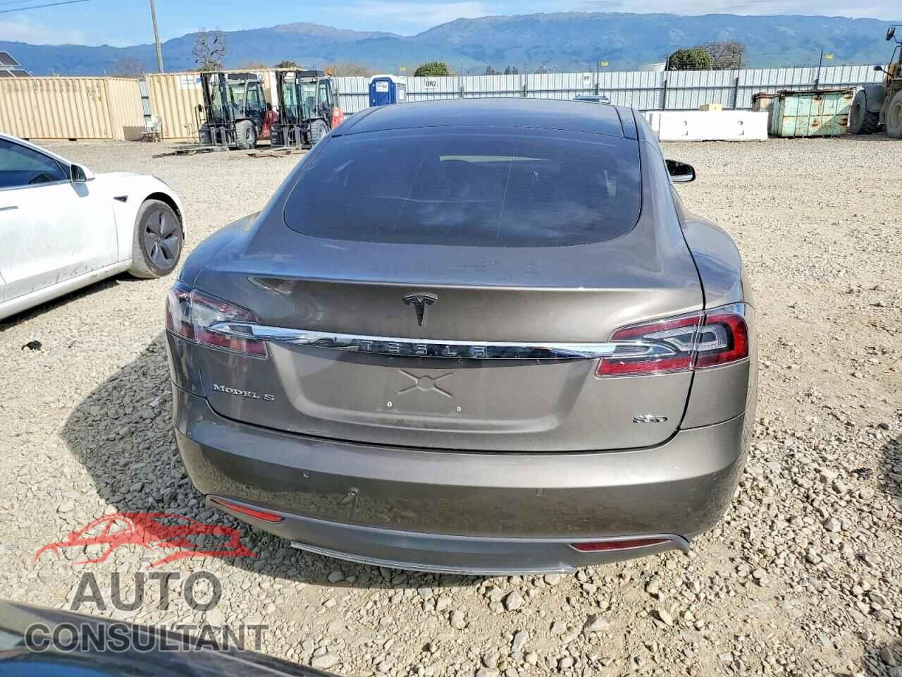 TESLA MODEL S 2015 - 5YJSA1E26FF101799