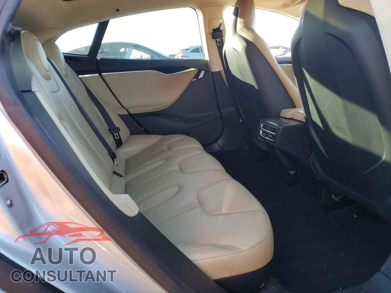 TESLA MODEL S 2013 - 5YJSA1DN9DFP16579