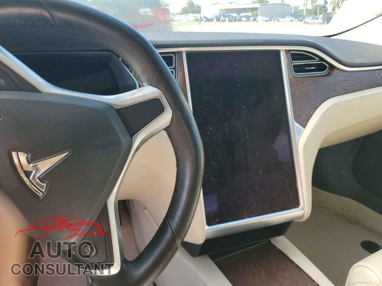 TESLA MODEL S 2017 - 5YJSA1E23HF217576