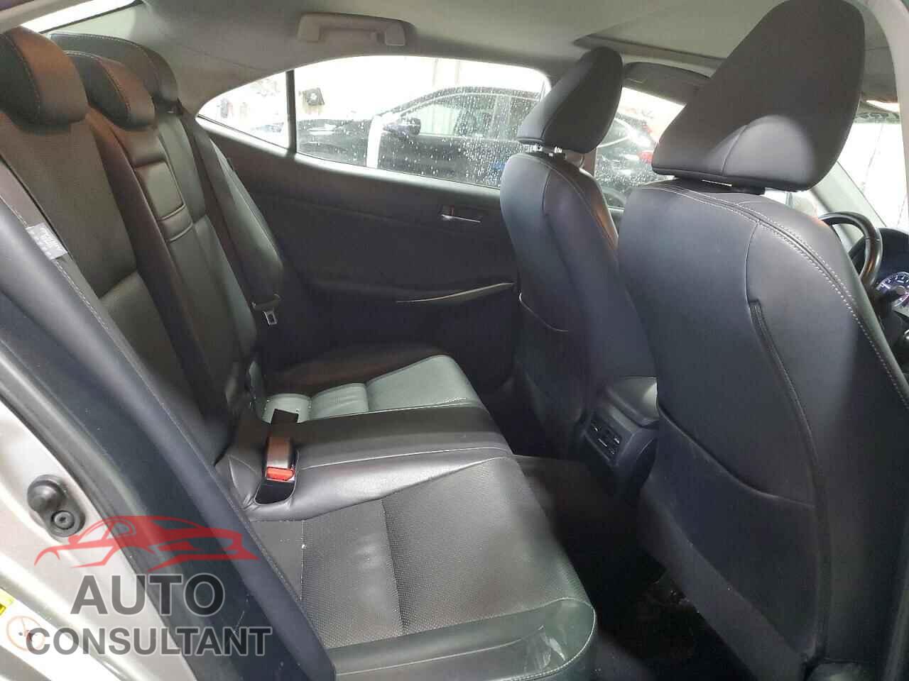 LEXUS IS 2015 - JTHCF1D25F5020719