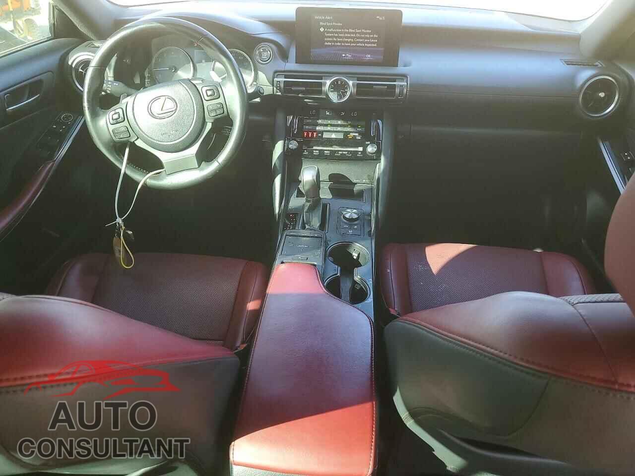 LEXUS IS 2021 - JTHAA1D22M5110557