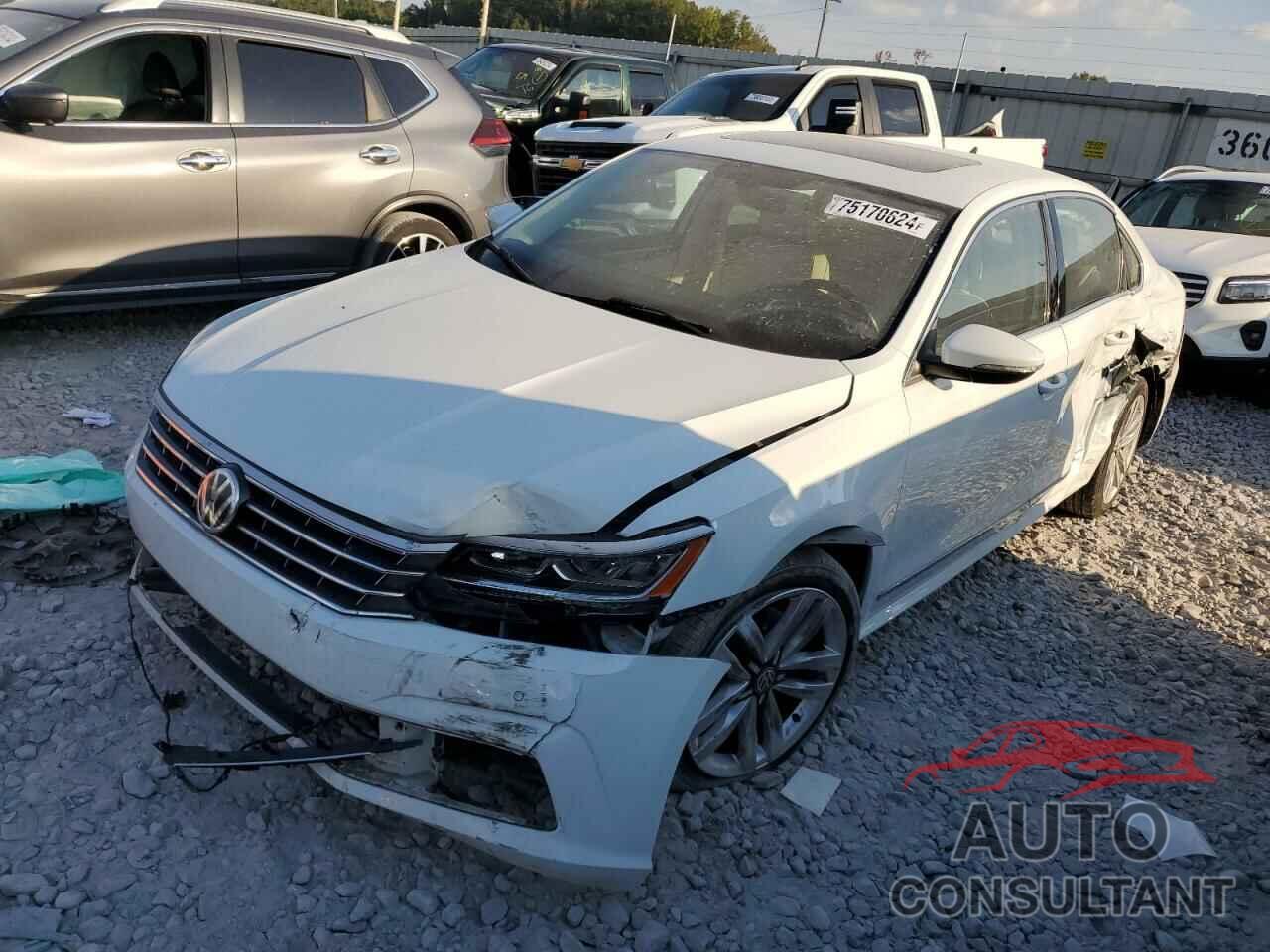 VOLKSWAGEN PASSAT 2017 - 1VWGT7A37HC070805