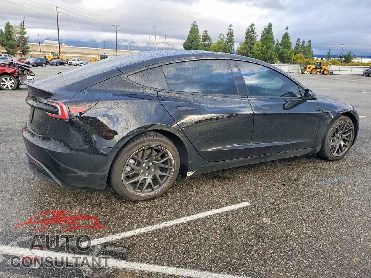 TESLA MODEL 3 2024 - 5YJ3E1EA4RF868703