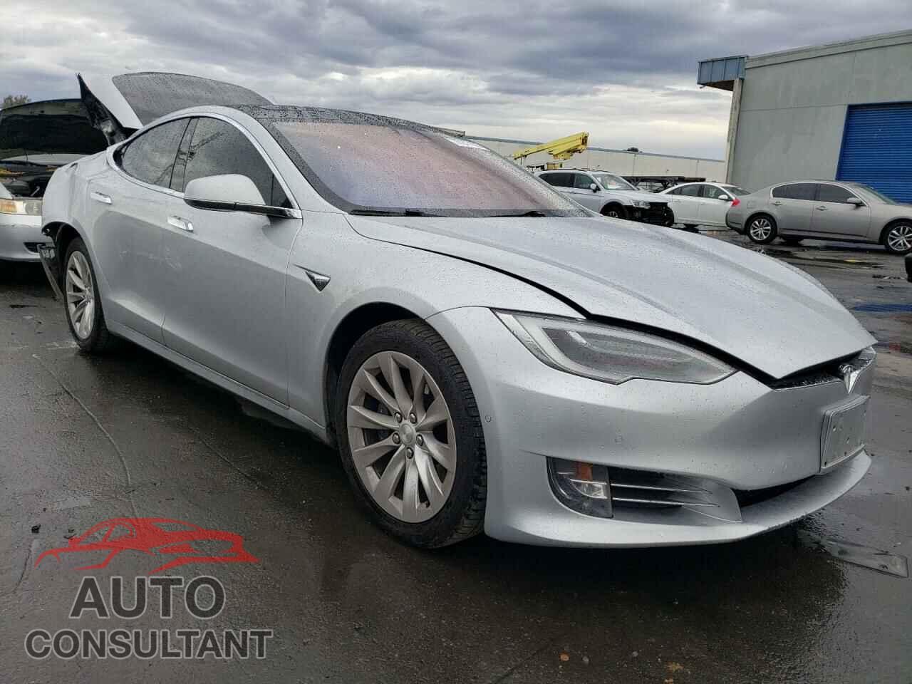 TESLA MODEL S 2018 - 5YJSA1E25JF253596