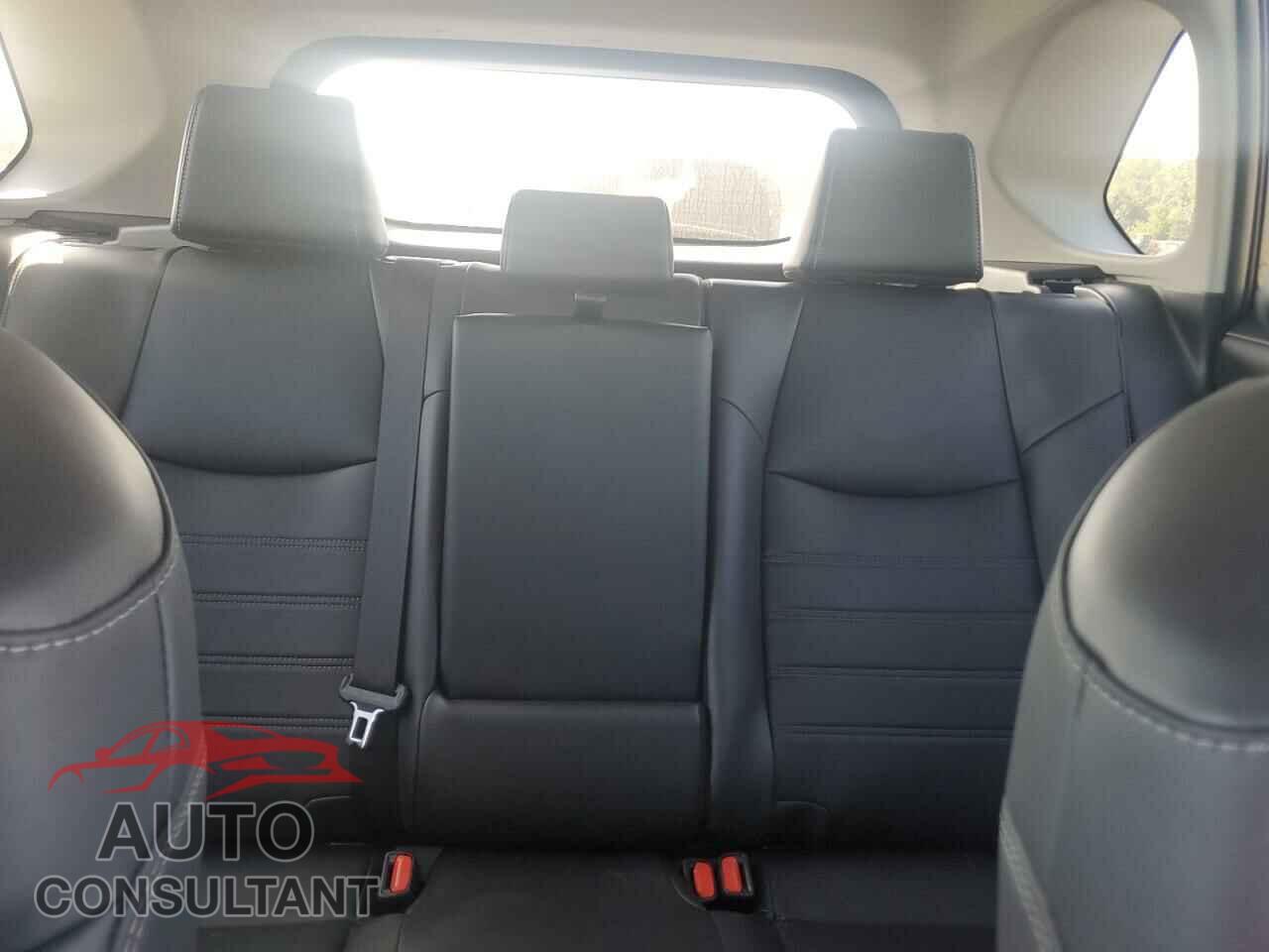 TOYOTA RAV4 2023 - 4T3B6RFV2PU137316