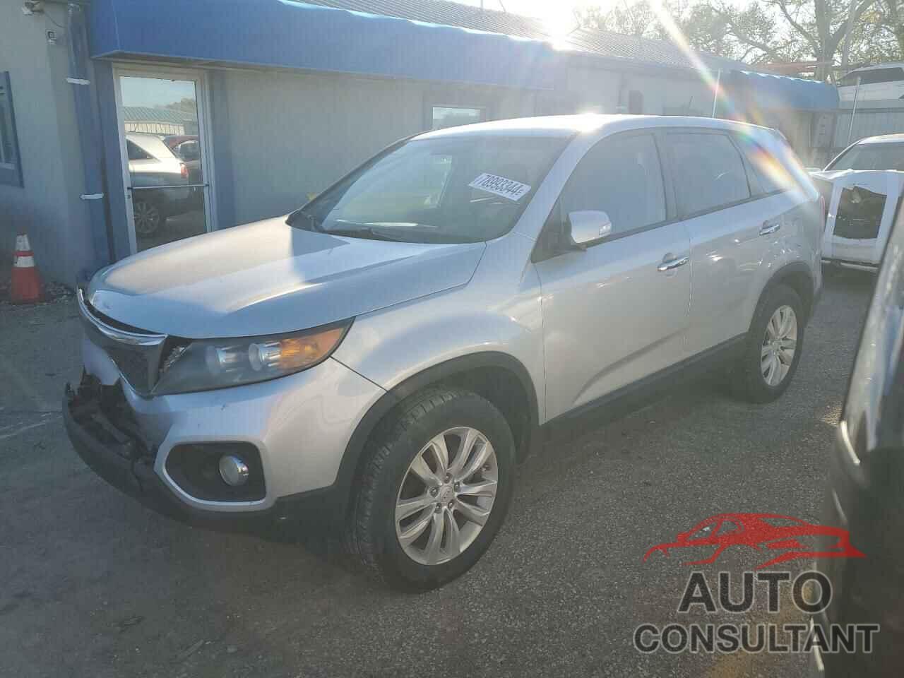KIA SORENTO 2011 - 5XYKU4A11BG002543