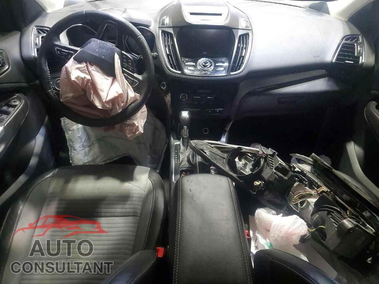 FORD ESCAPE 2017 - 1FMCU0JD5HUA93391