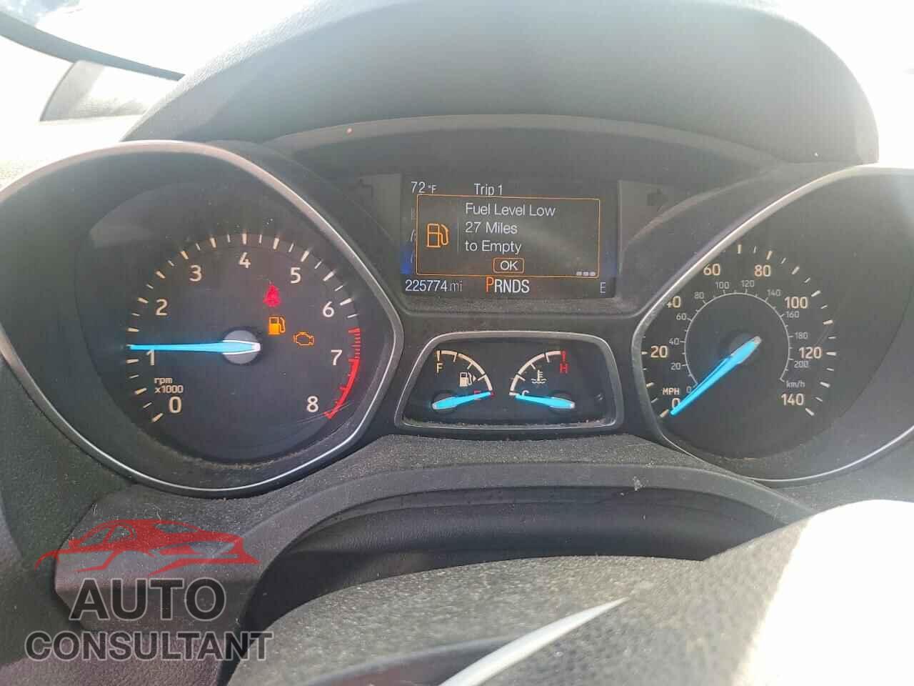 FORD ESCAPE 2017 - 1FMCU0F76HUC13282