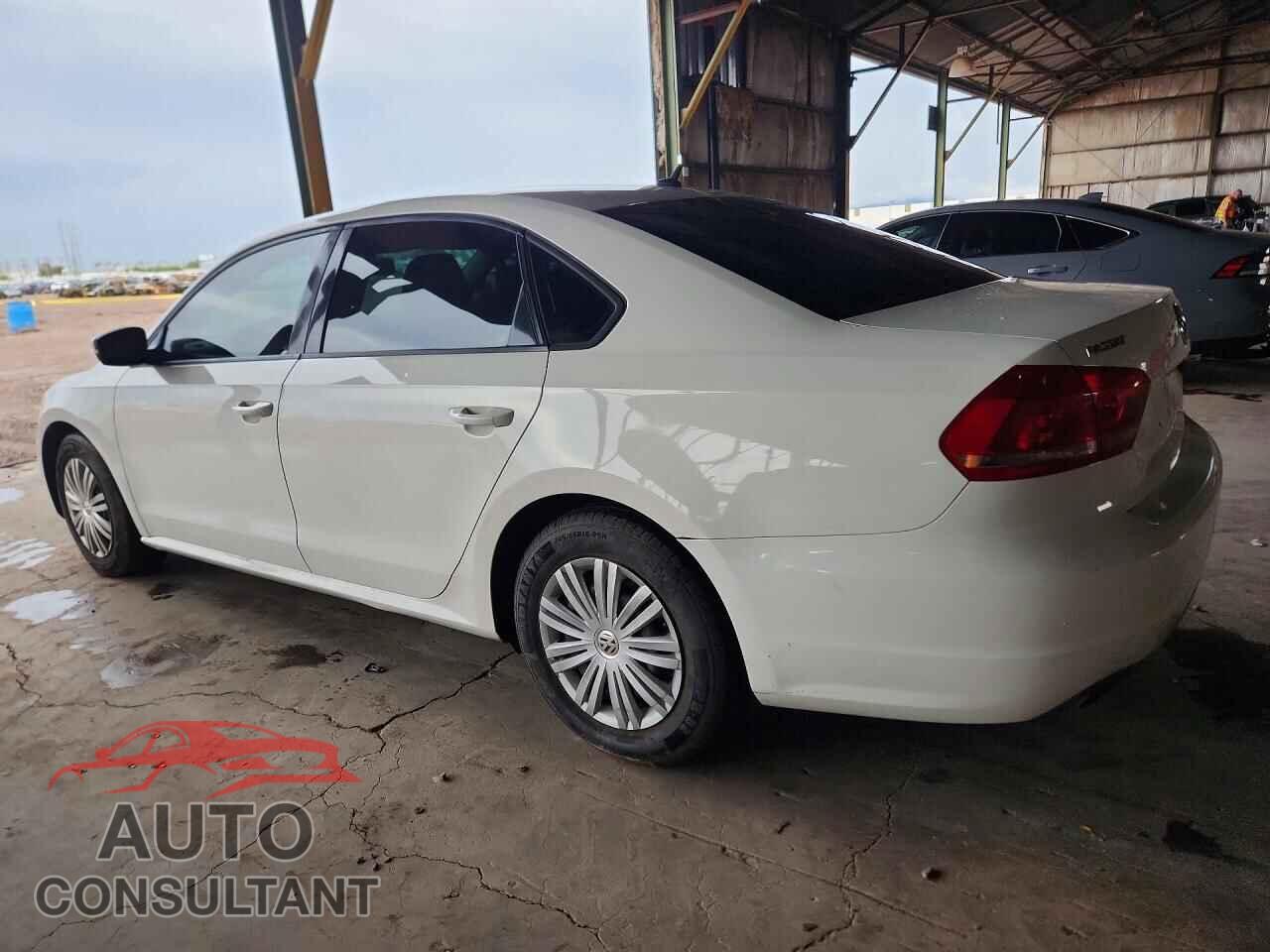 VOLKSWAGEN PASSAT 2014 - 1VWAT7A35EC022852