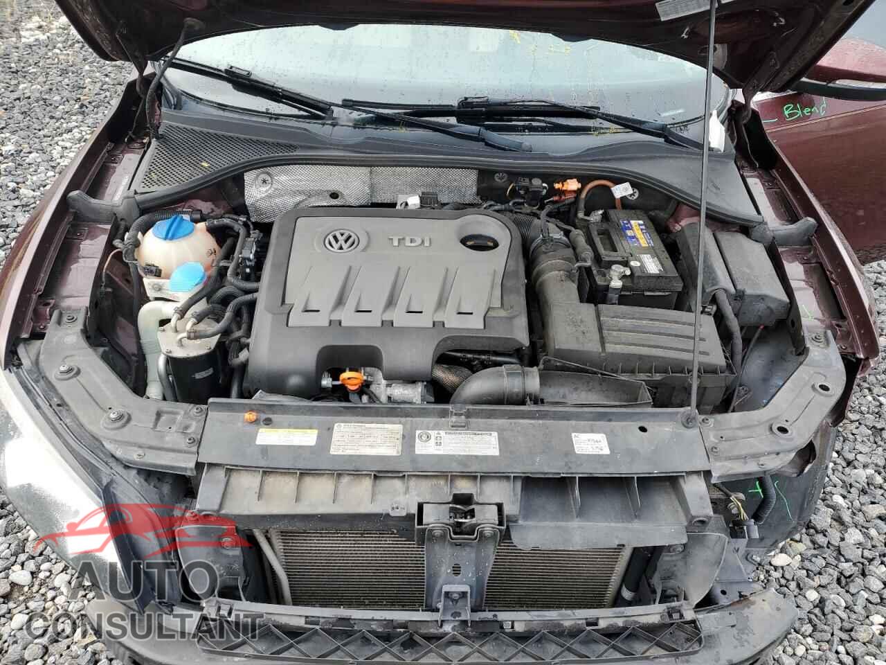 VOLKSWAGEN PASSAT 2012 - 1VWBN7A34CC045602