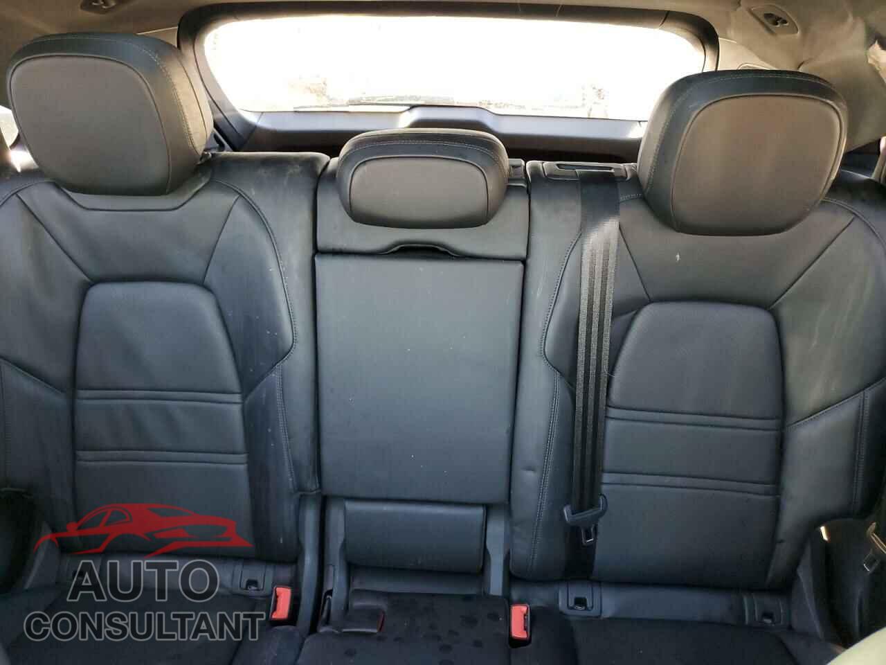 PORSCHE CAYENNE 2019 - WP1AA2AY8KDA01005