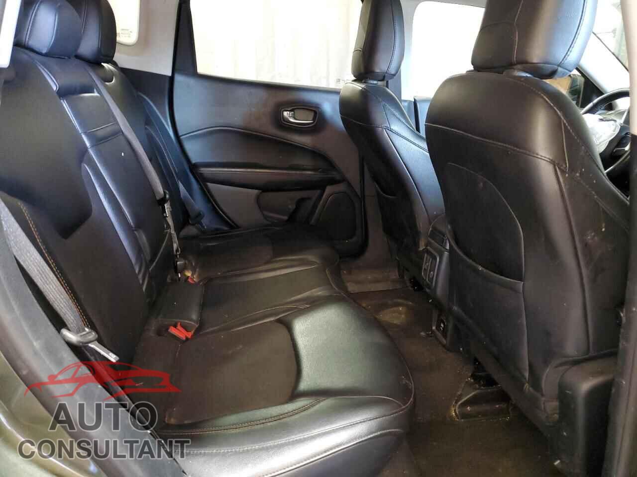 JEEP COMPASS 2018 - 3C4NJDBB7JT255791