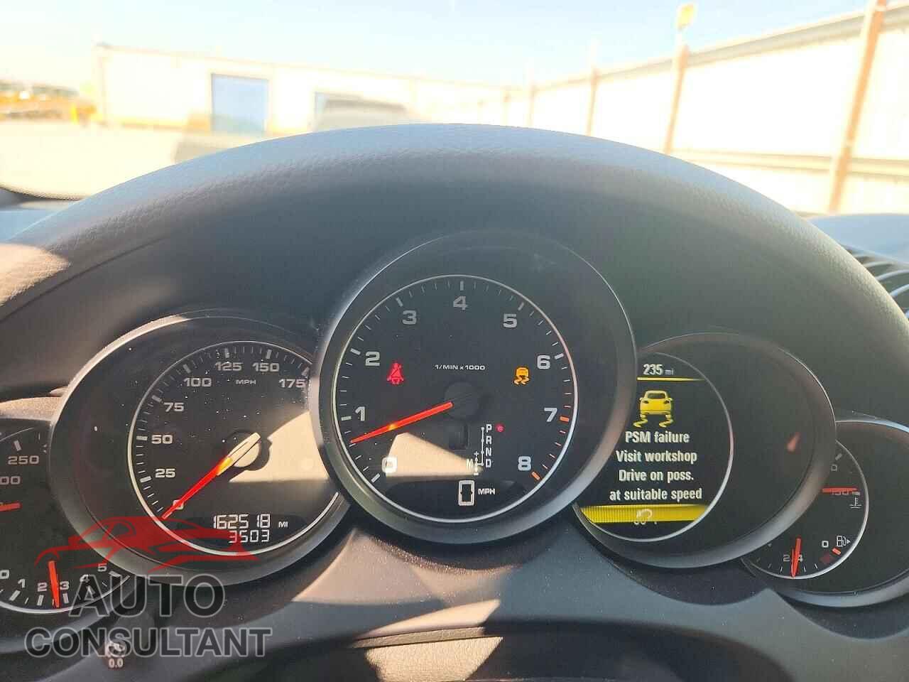 PORSCHE CAYENNE 2018 - WP1AA2A29JKA02475
