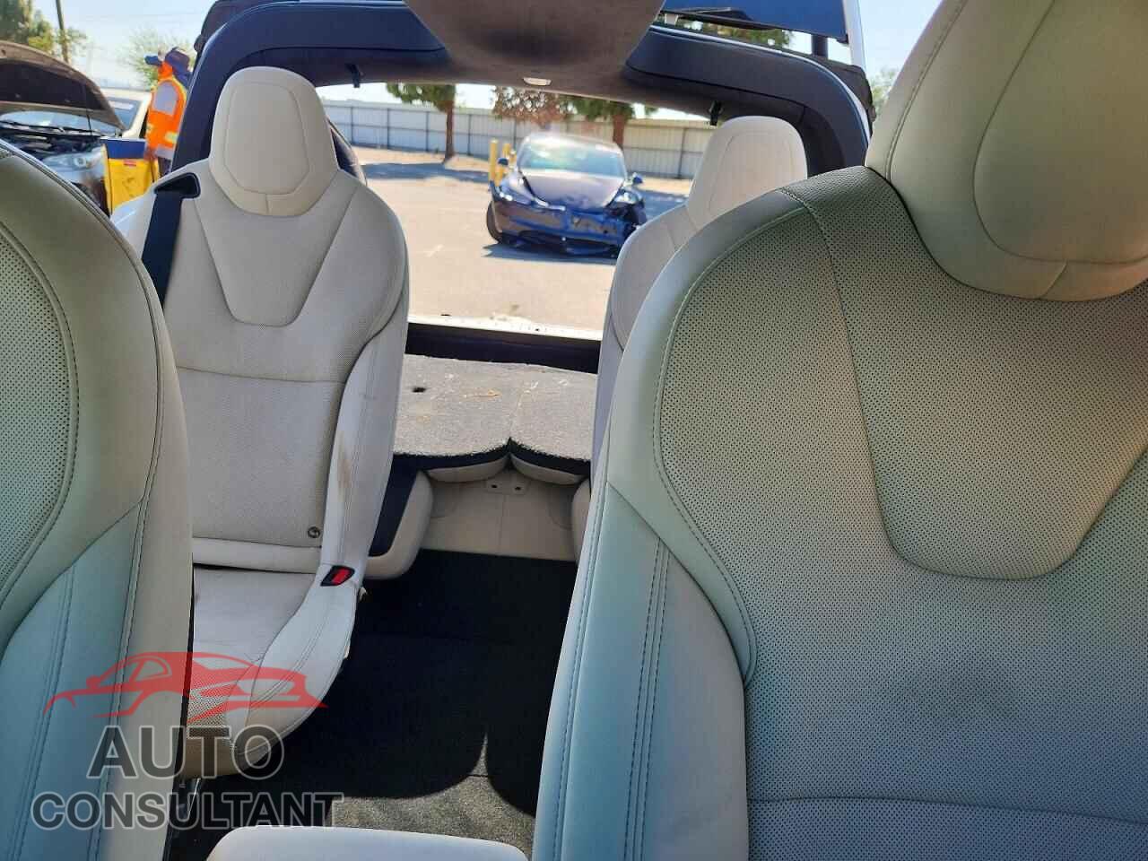 TESLA MODEL X 2022 - 7SAXCBE55NF362021