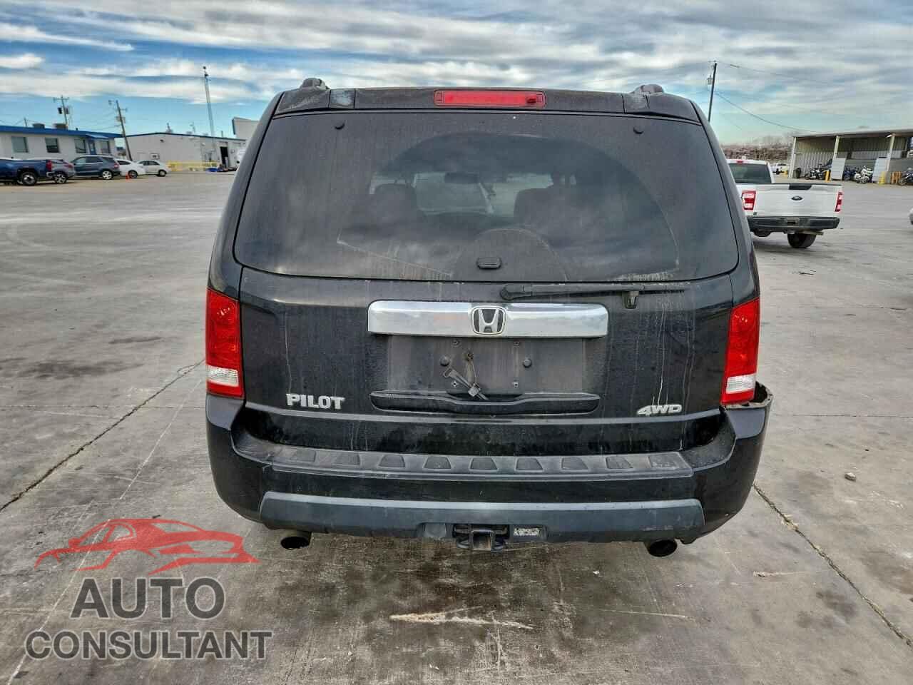 HONDA PILOT 2011 - 5FNYF4H49BB044101