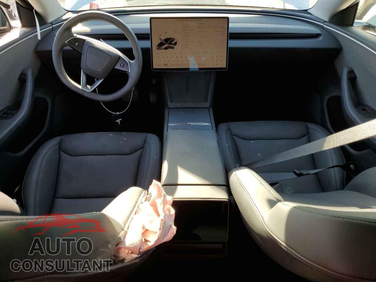 TESLA MODEL 3 2024 - 5YJ3E1EA8RF732820