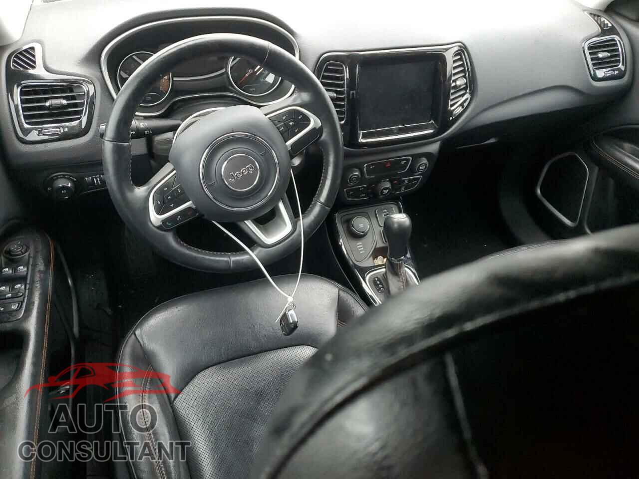 JEEP COMPASS 2018 - 3C4NJDCB3JT354591