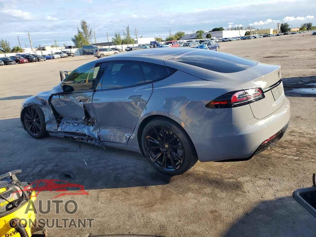 TESLA MODEL S 2022 - 5YJSA1E59NF490141