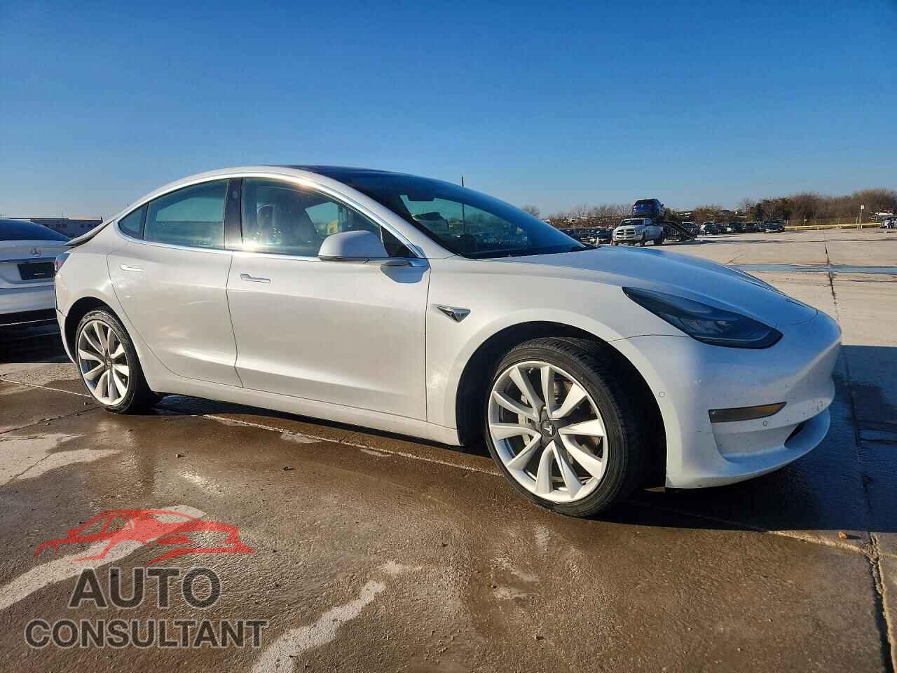 TESLA MODEL 3 2019 - 5YJ3E1EB3KF194669