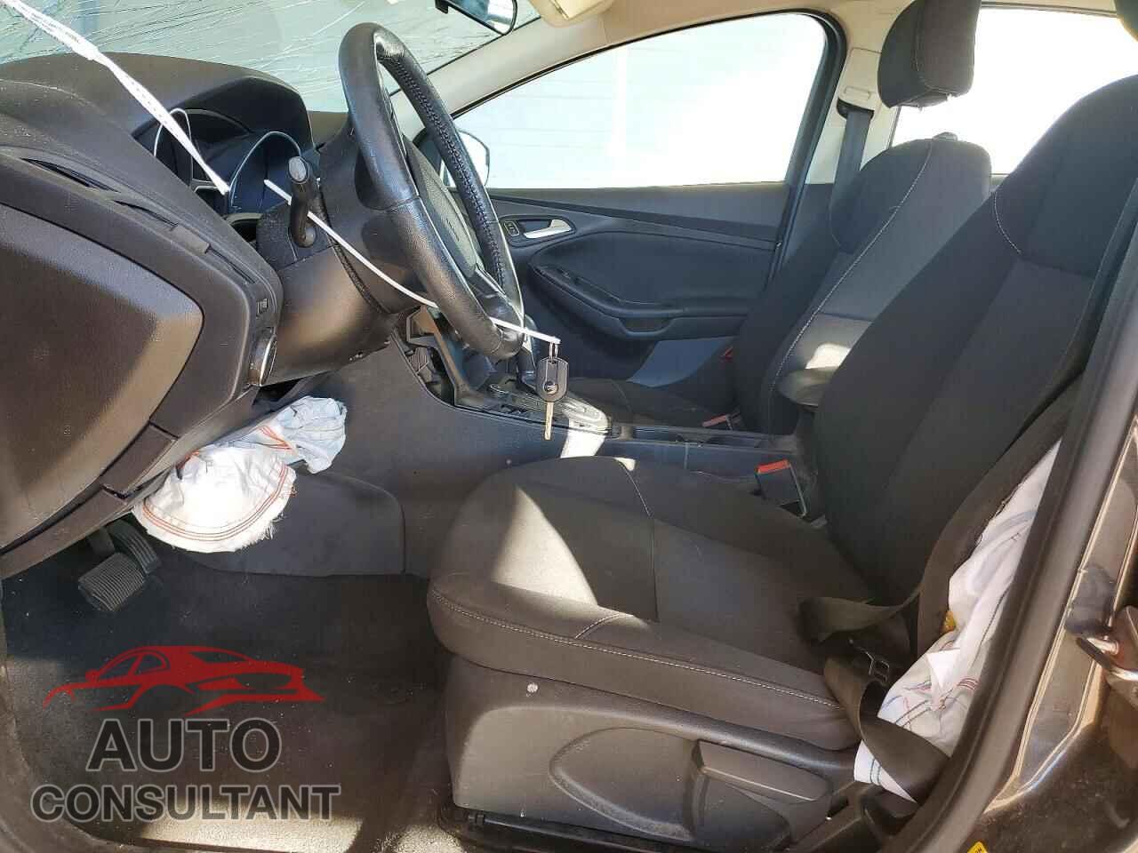 FORD FOCUS 2015 - 1FADP3F28FL260750