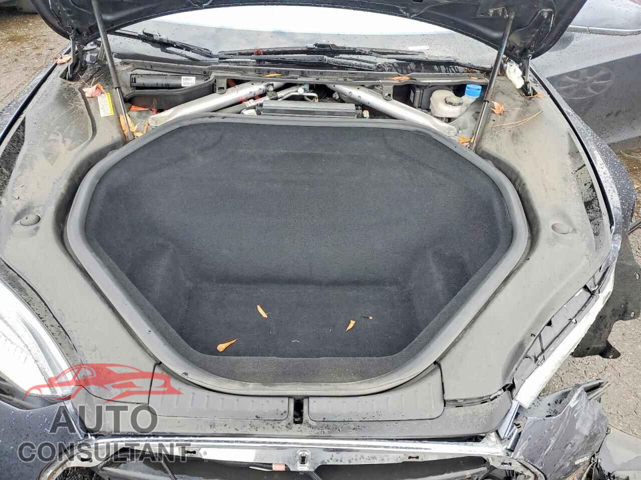 TESLA MODEL S 2015 - 5YJSA1E21FF112323