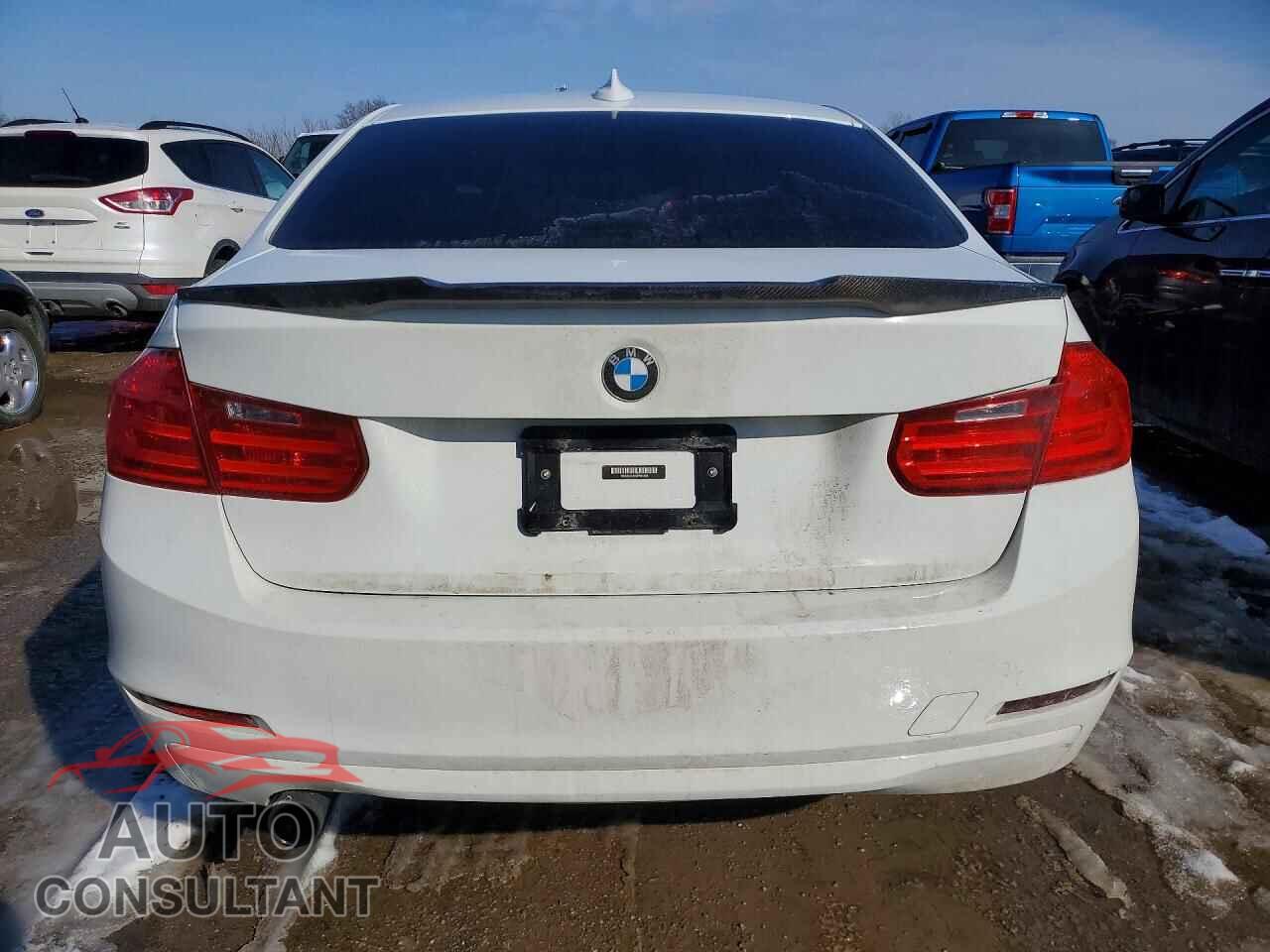 BMW 3 SERIES 2013 - WBA3C3C50DF981265
