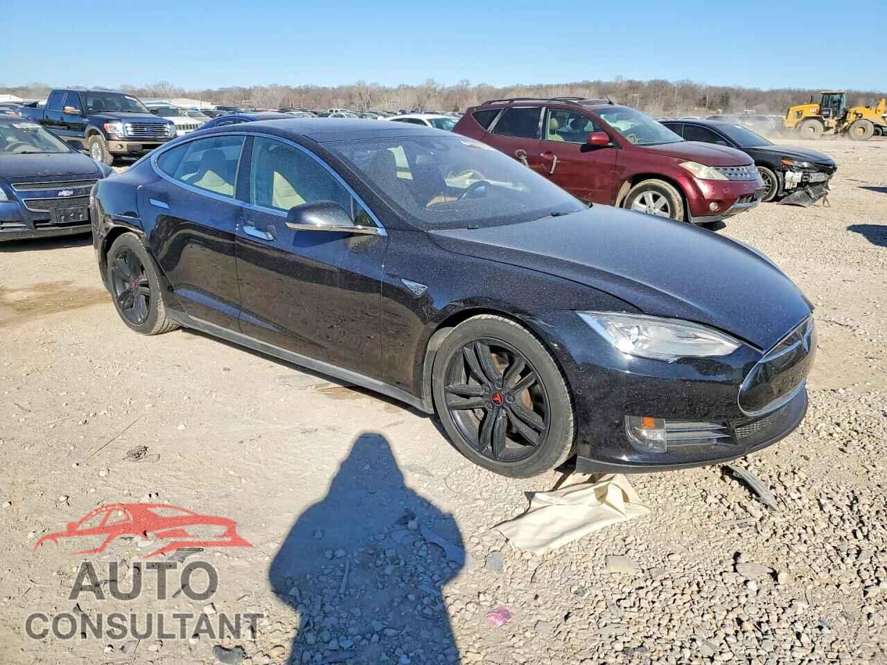 TESLA MODEL S 2015 - 5YJSA1E25FF116343