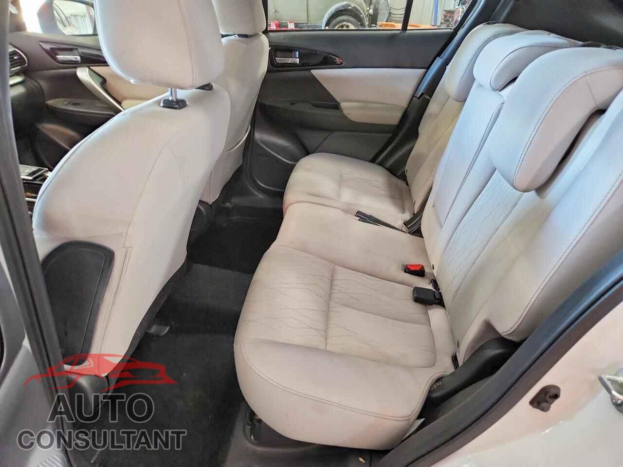 MITSUBISHI ECLIPSE 2018 - JA4AT5AA5JZ051419