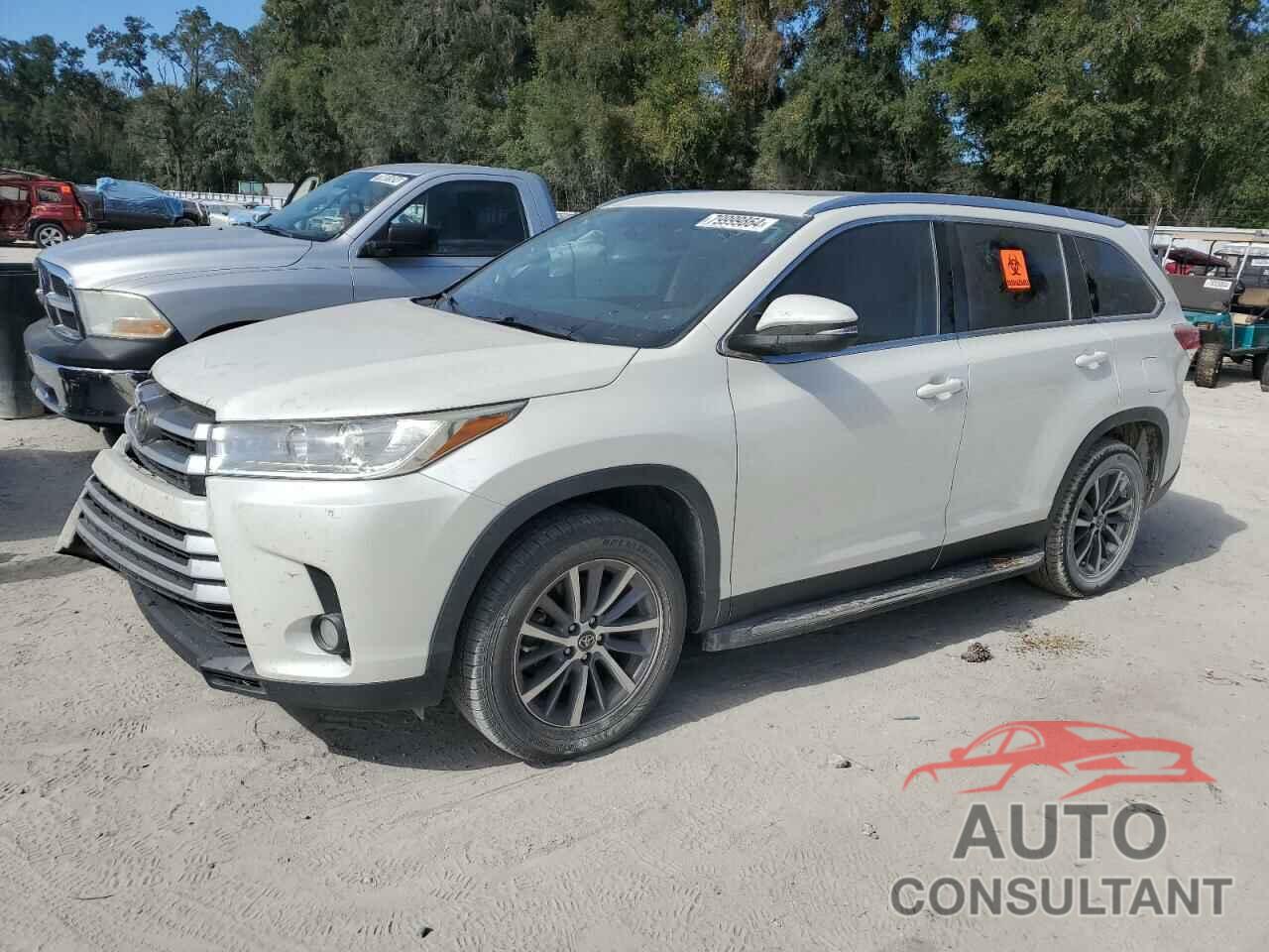 TOYOTA HIGHLANDER 2019 - 5TDKZRFH3KS319361