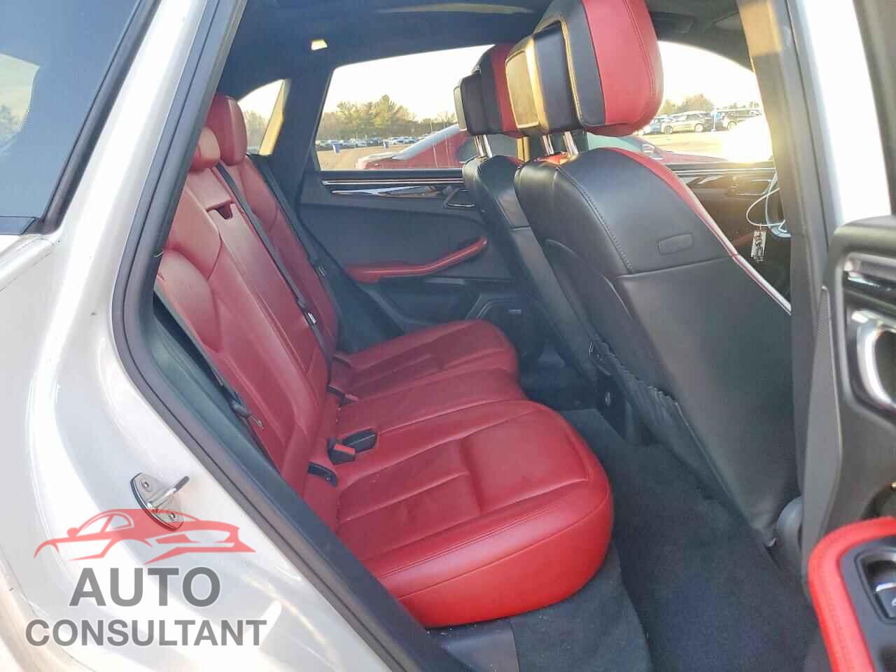 PORSCHE MACAN 2018 - WP1AA2A58JLB07061