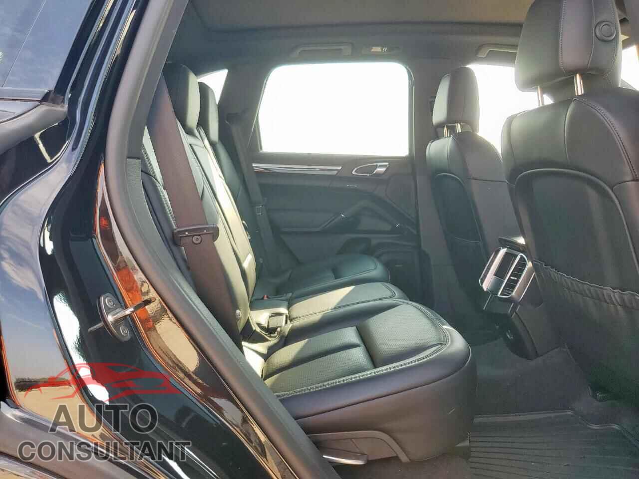 PORSCHE CAYENNE 2017 - WP1AA2A20HKA83151
