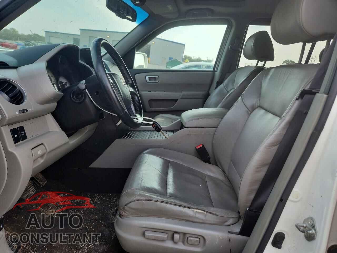HONDA PILOT 2011 - 5FNYF4H95BB081237